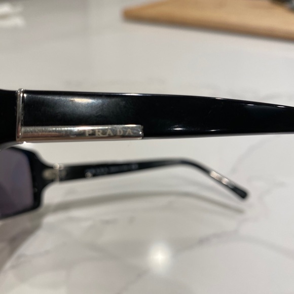 Men’s Prada sunglasses - Picture 4 of 13